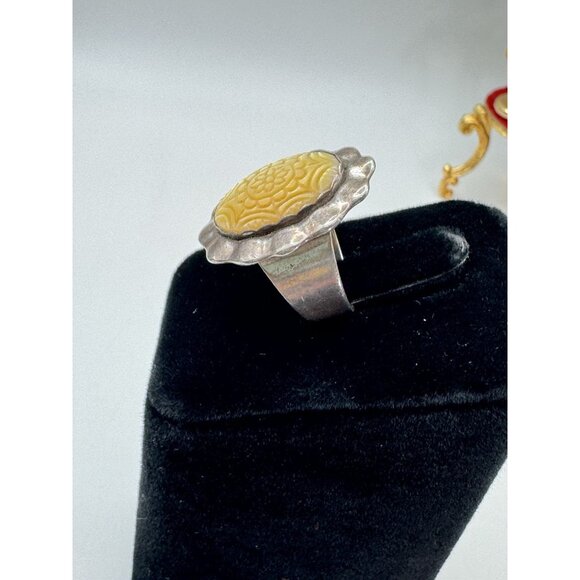 Vintage Carolyn Pollack size 6 Carved Mother of Pearl Sterling Silver Ring - Picture 7 of 13